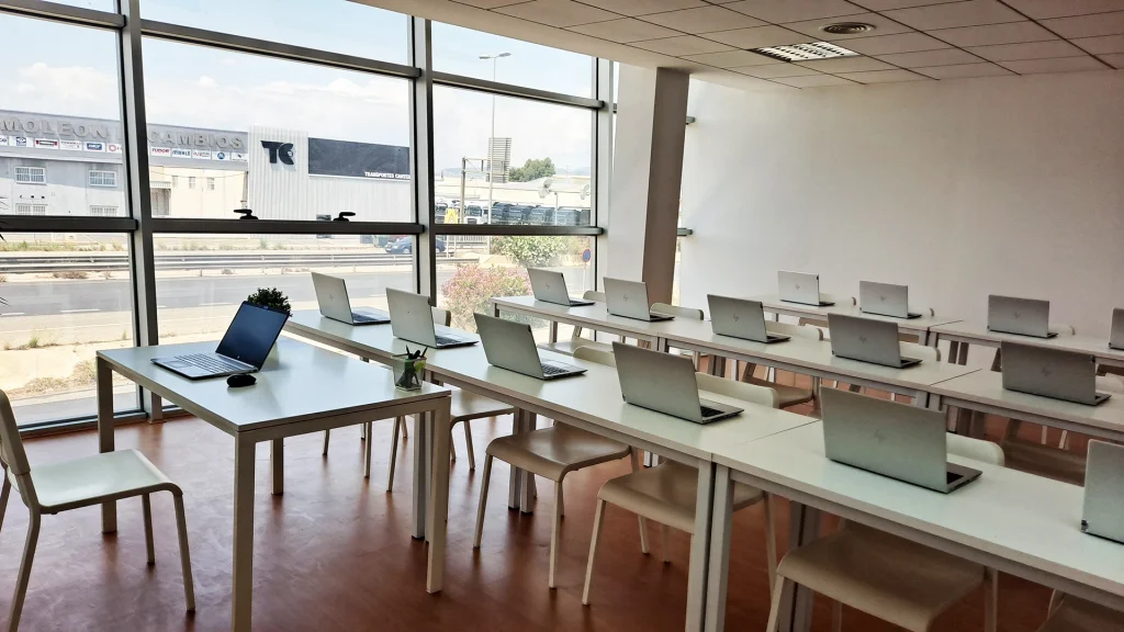 Alquiler de aulas 6 Aula-1_06